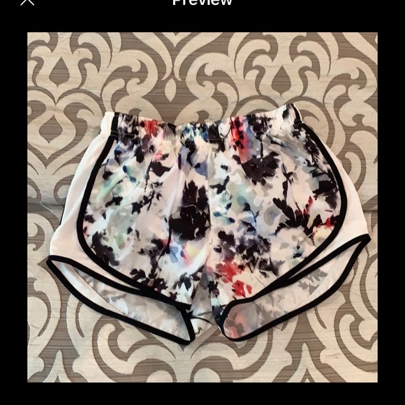 Nike floral Dri-fit shorts - Picture 14 of 14